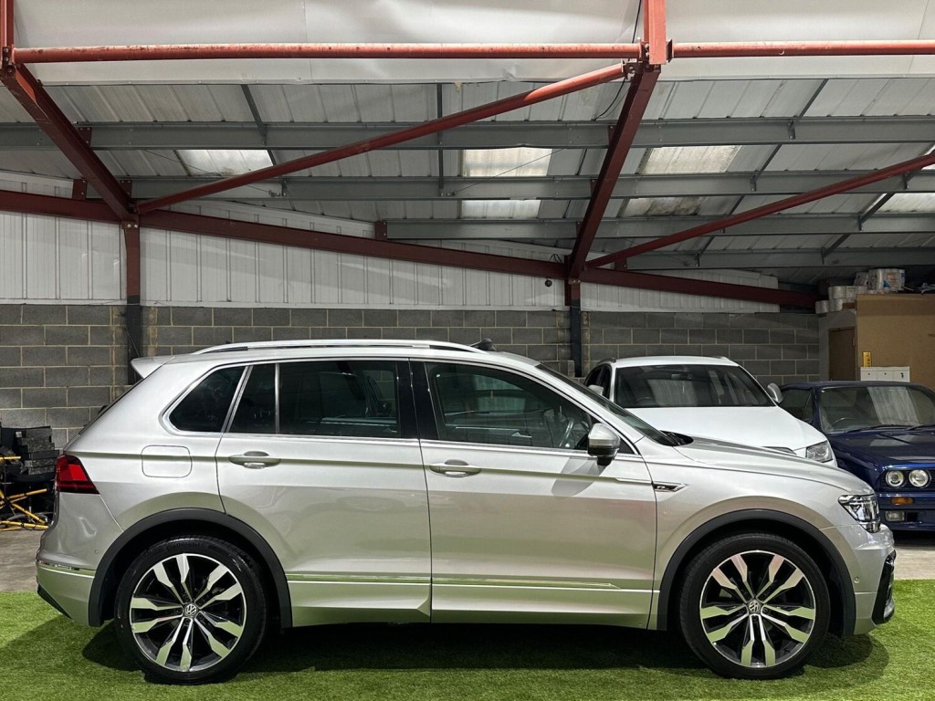 View VOLKSWAGEN TIGUAN 1.5 TSI EVO R-Line DSG Euro 6 (s/s) 5dr