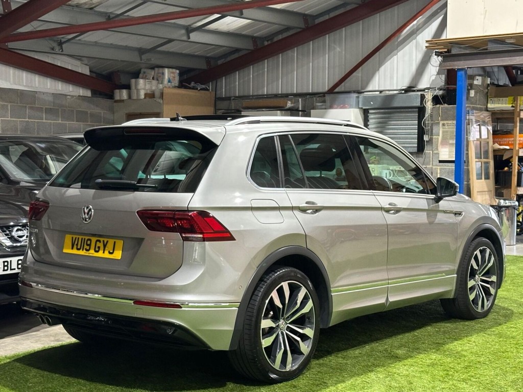 View VOLKSWAGEN TIGUAN 1.5 TSI EVO R-Line DSG Euro 6 (s/s) 5dr
