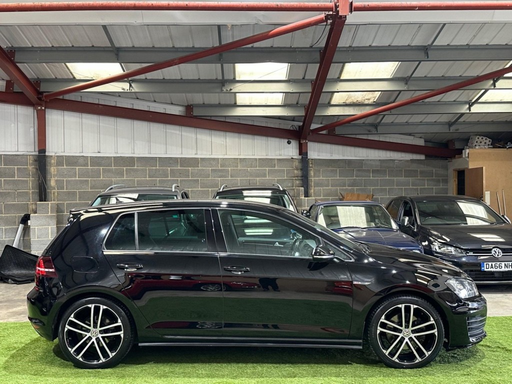 View VOLKSWAGEN GOLF 2.0 TDI BlueMotion Tech GTD Euro 6 (s/s) 5dr