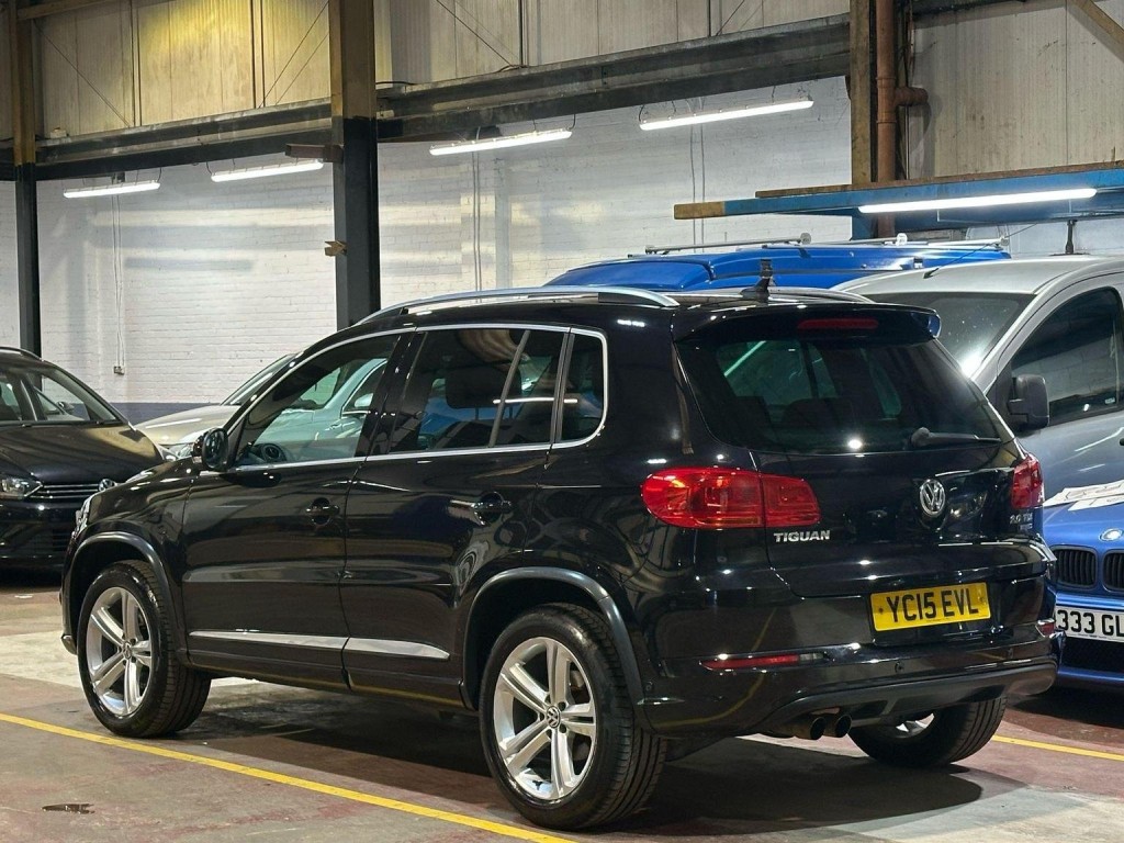 VOLKSWAGEN TIGUAN