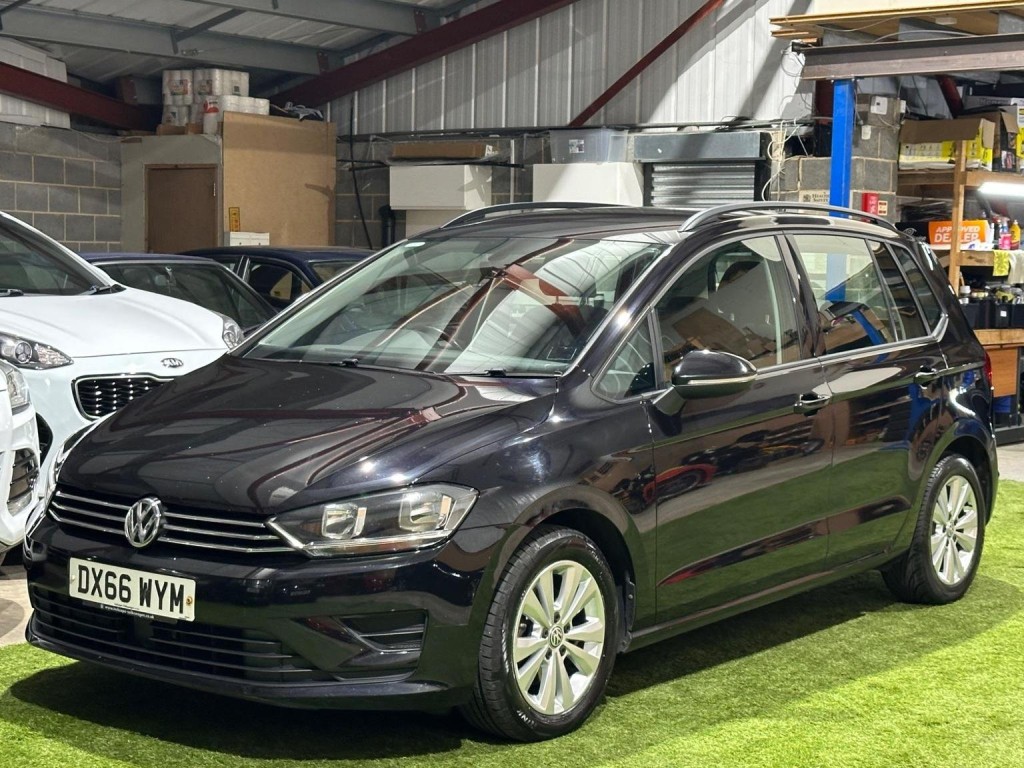 View VOLKSWAGEN GOLF SV 1.6 TDI BlueMotion Tech SE Euro 6 (s/s) 5dr