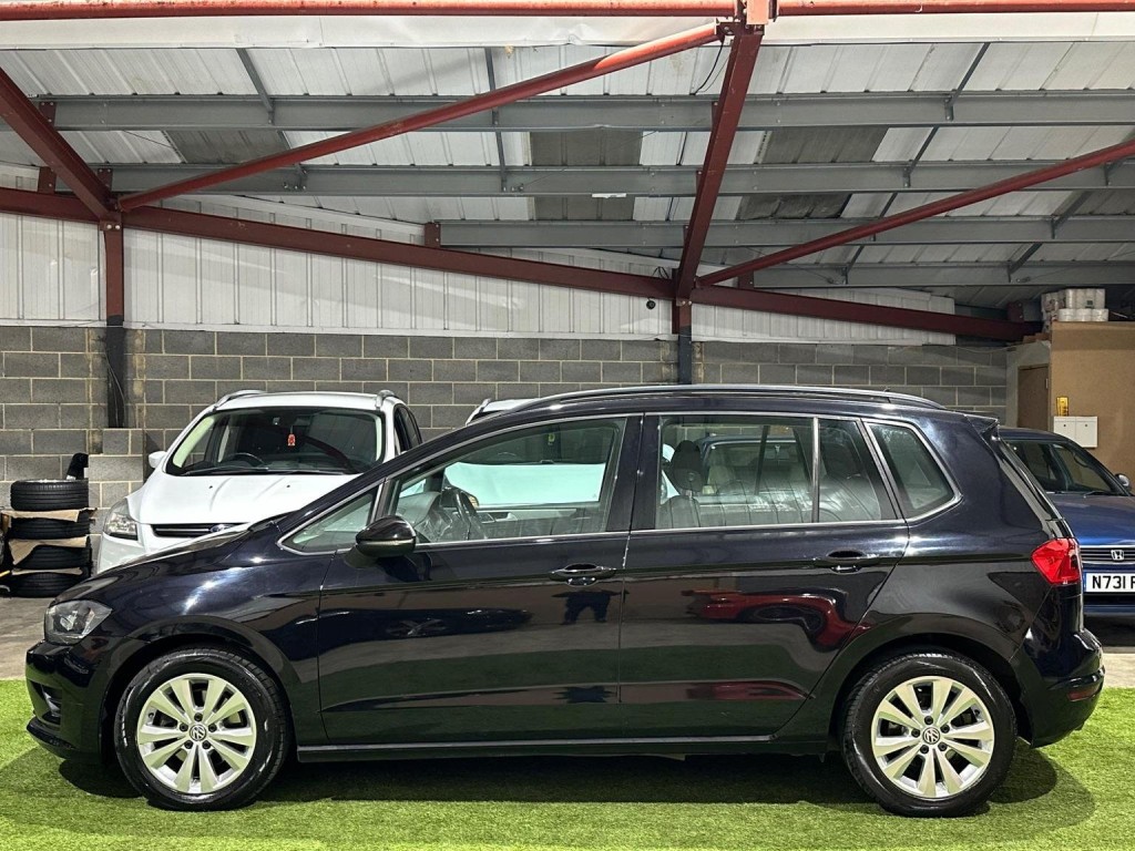 VOLKSWAGEN GOLF SV