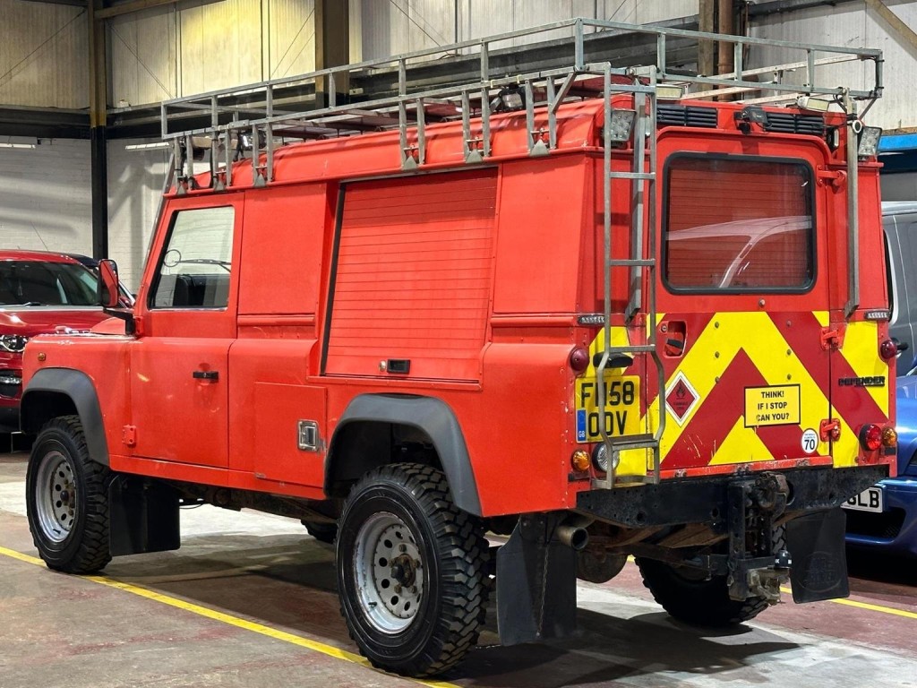 LAND ROVER DEFENDER 110