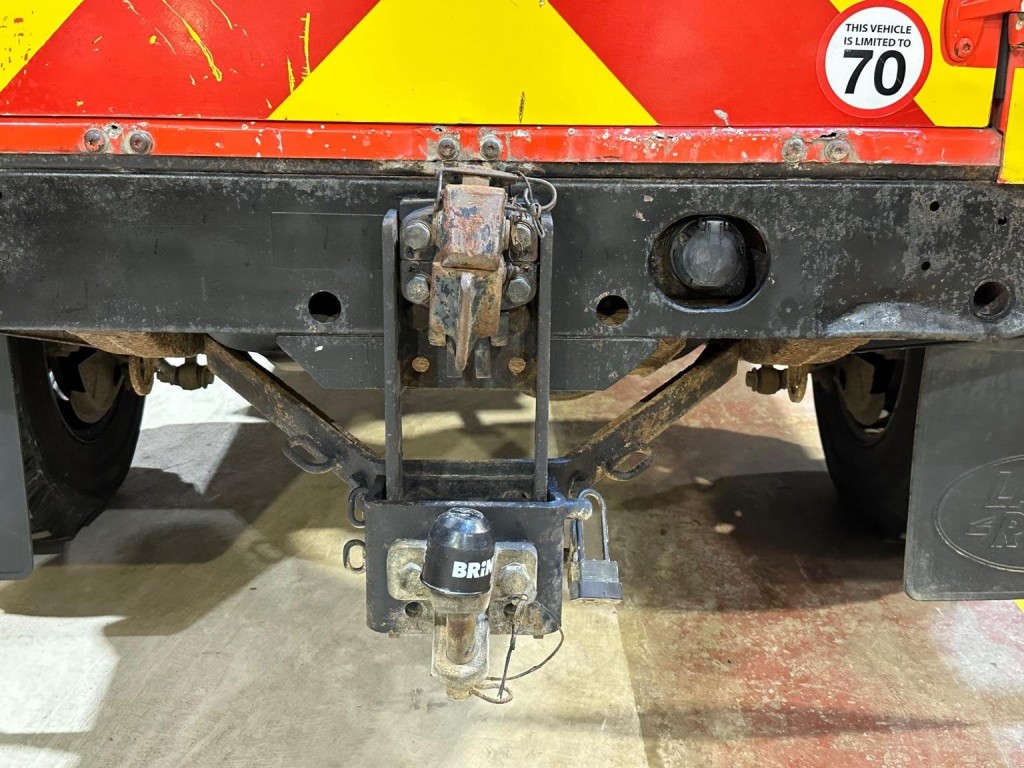 LAND ROVER DEFENDER 110