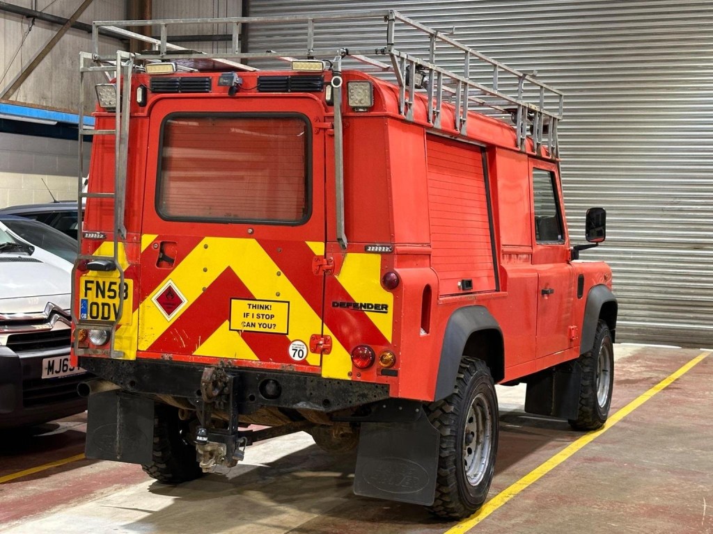 LAND ROVER DEFENDER 110