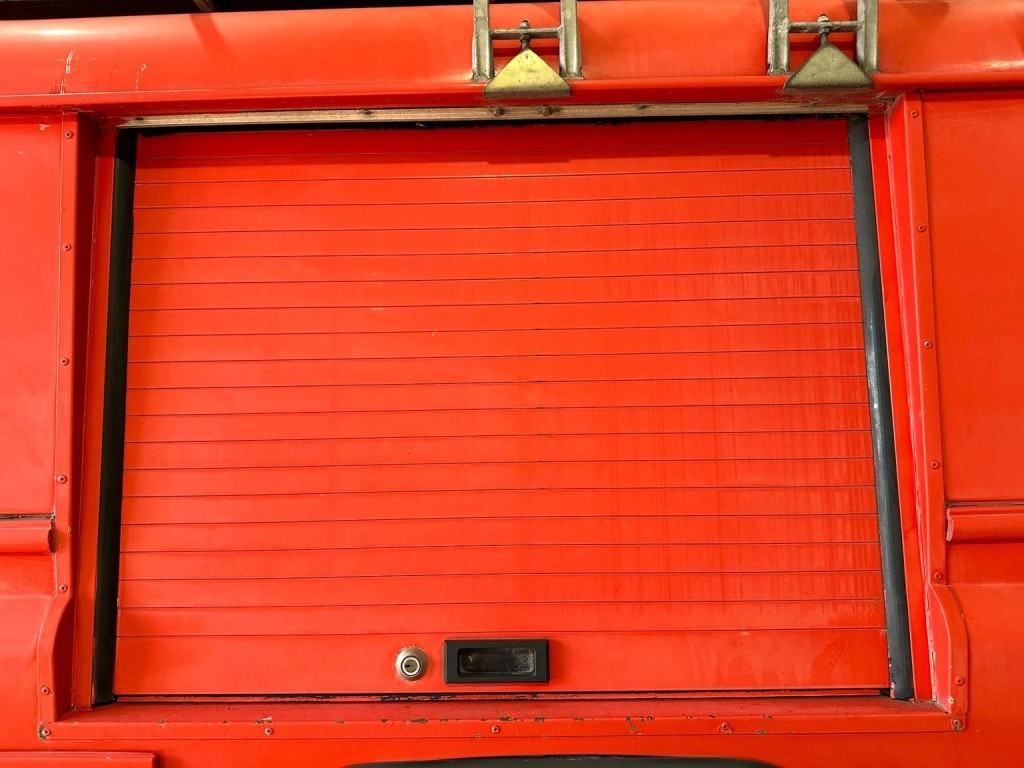 LAND ROVER DEFENDER 110