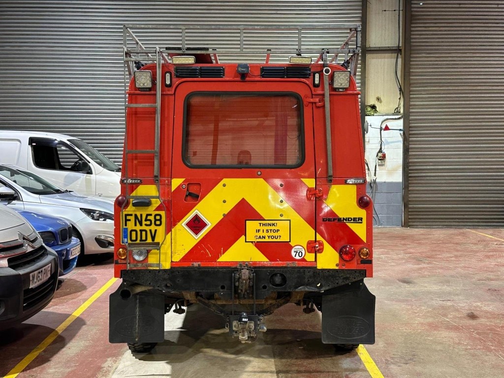 LAND ROVER DEFENDER 110
