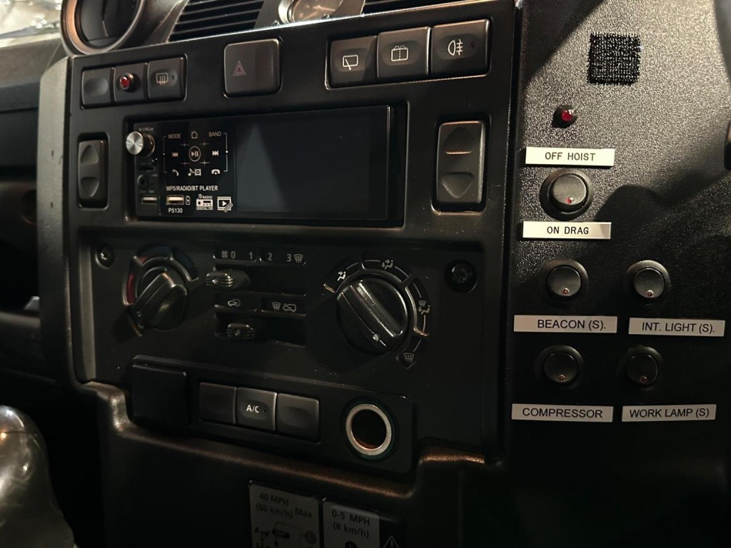 LAND ROVER DEFENDER 110