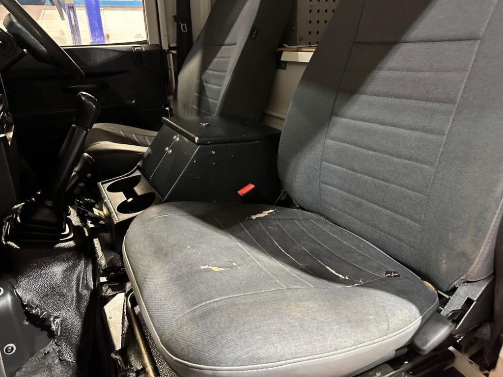 LAND ROVER DEFENDER 110