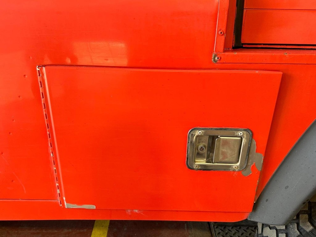 LAND ROVER DEFENDER 110