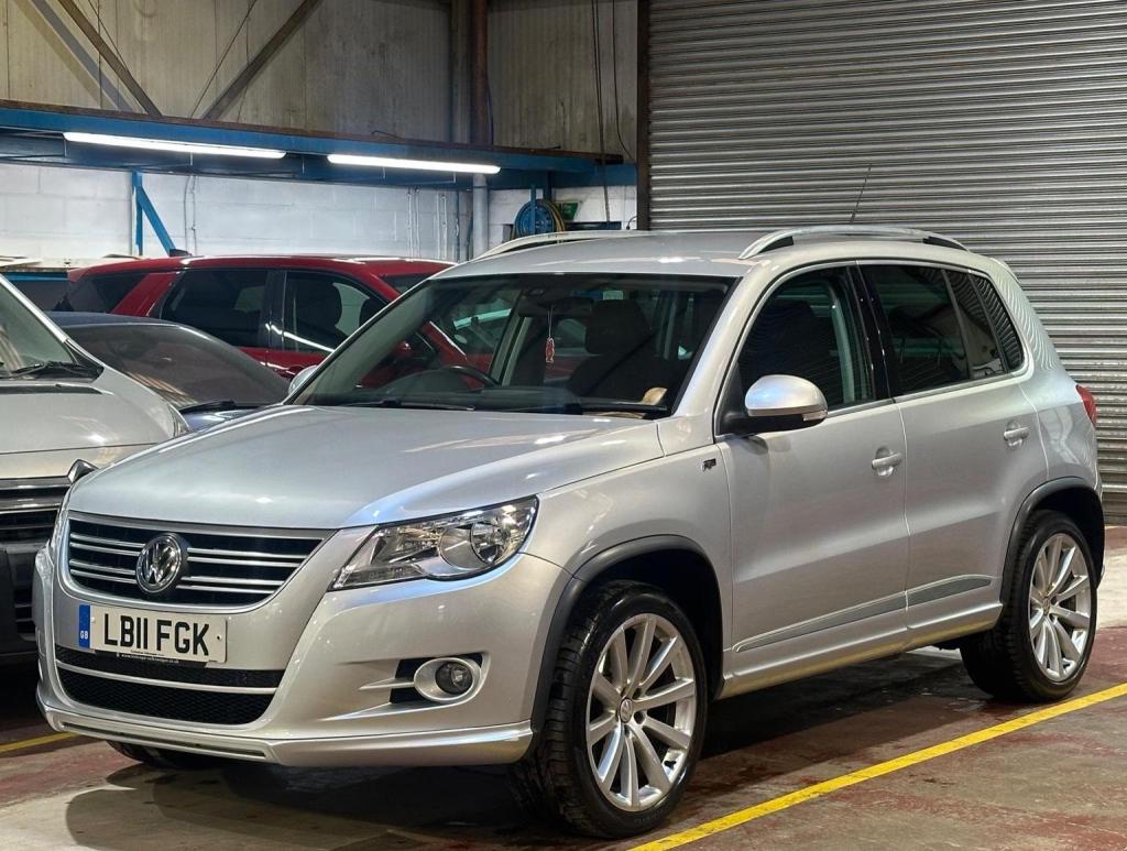 View VOLKSWAGEN TIGUAN 2.0 TDI R-Line DSG 4WD Euro 5 5dr