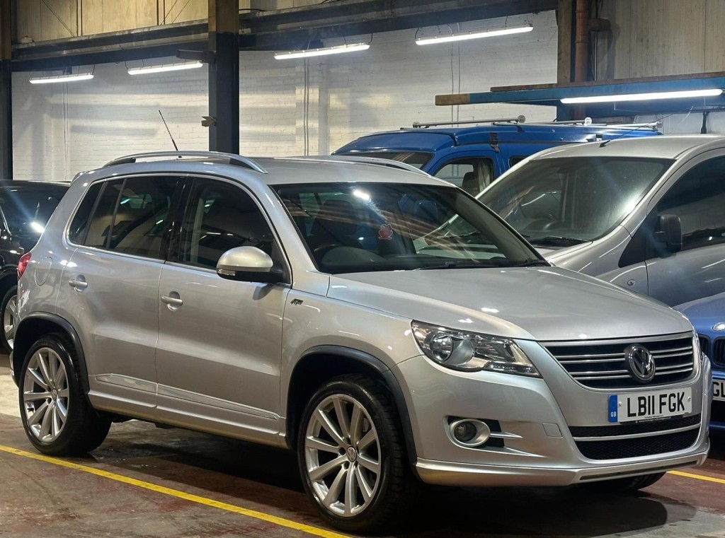 View VOLKSWAGEN TIGUAN 2.0 TDI R-Line DSG 4WD Euro 5 5dr