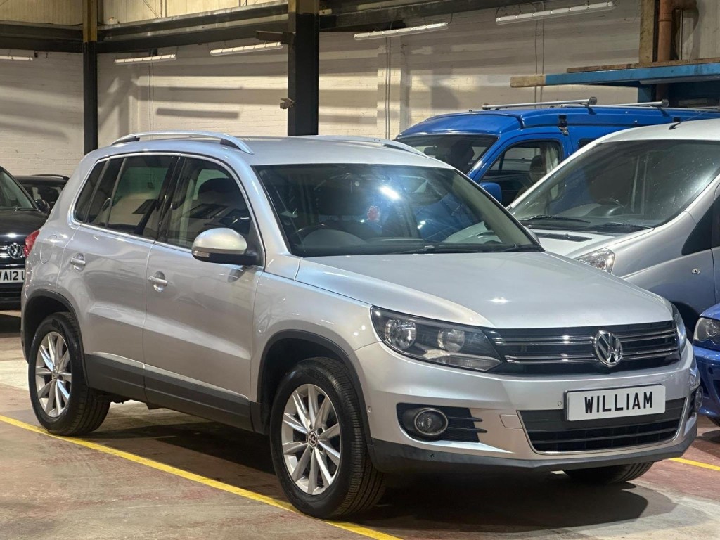 View VOLKSWAGEN TIGUAN 2.0 TDI BlueMotion Tech SE 4WD Euro 5 (s/s) 5dr