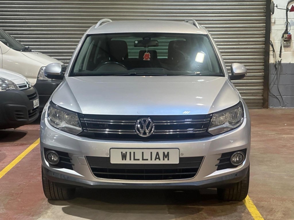 View VOLKSWAGEN TIGUAN 2.0 TDI BlueMotion Tech SE 4WD Euro 5 (s/s) 5dr