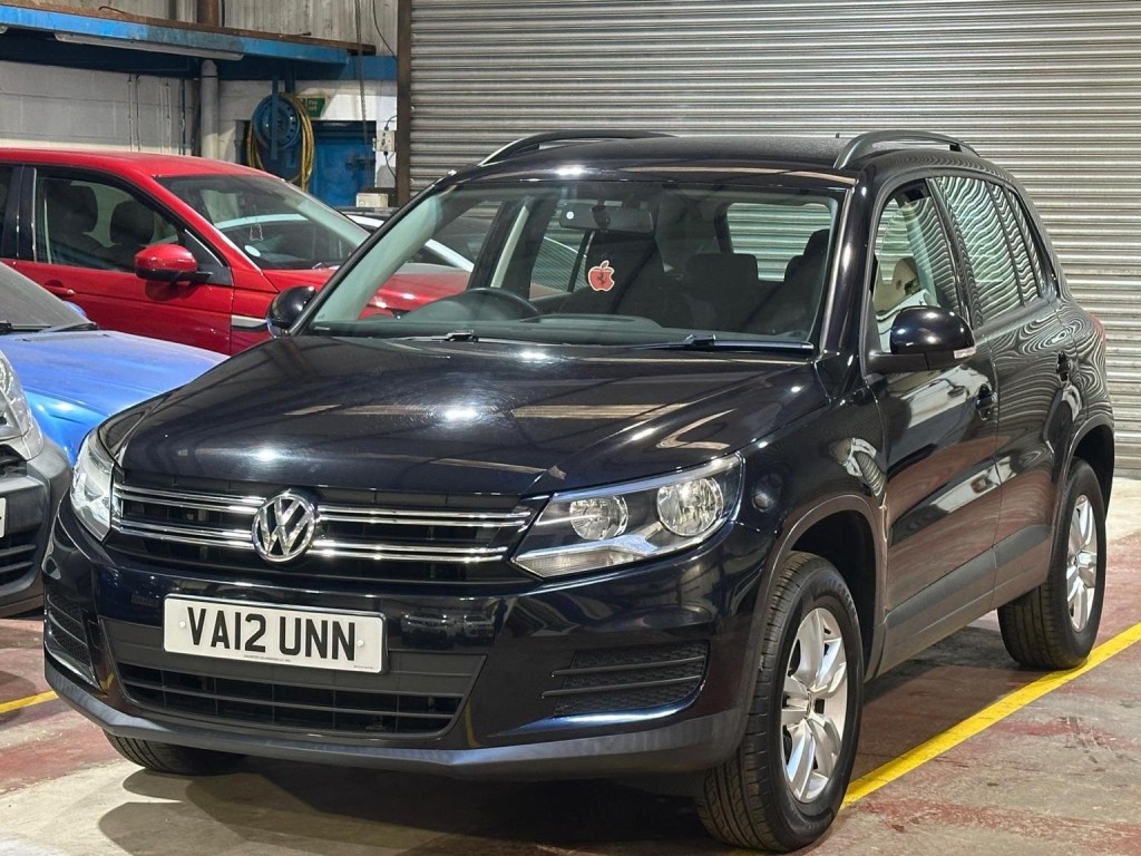 View VOLKSWAGEN TIGUAN 2.0 TDI BlueMotion Tech S 4WD Euro 5 (s/s) 5dr