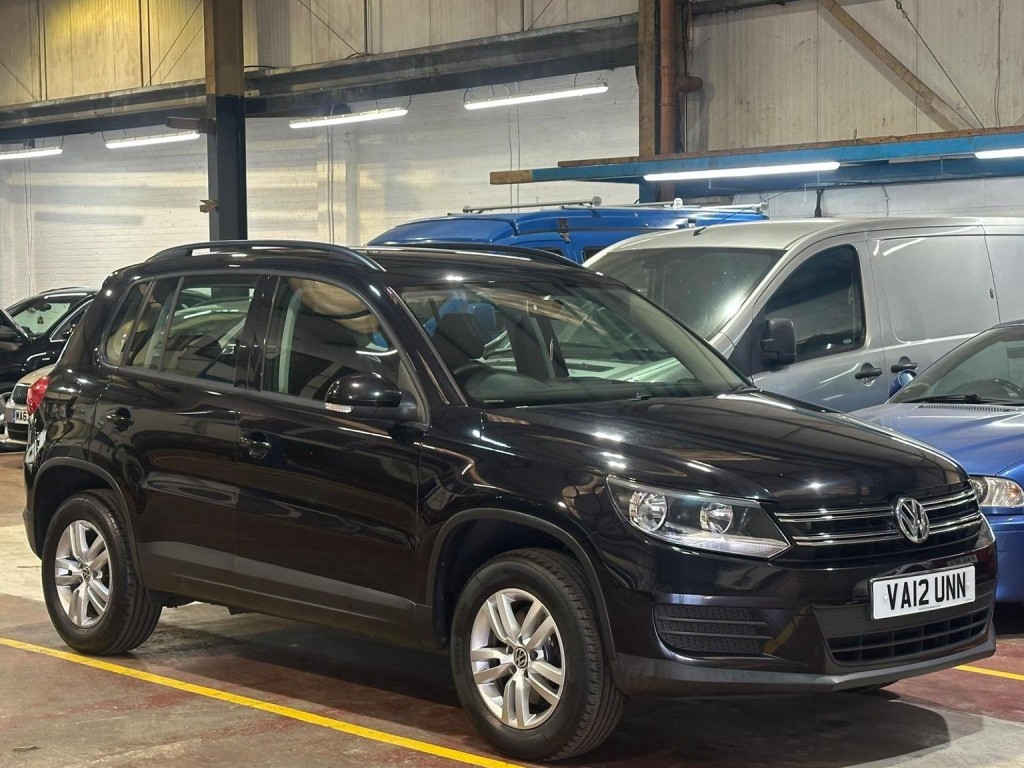 View VOLKSWAGEN TIGUAN 2.0 TDI BlueMotion Tech S 4WD Euro 5 (s/s) 5dr