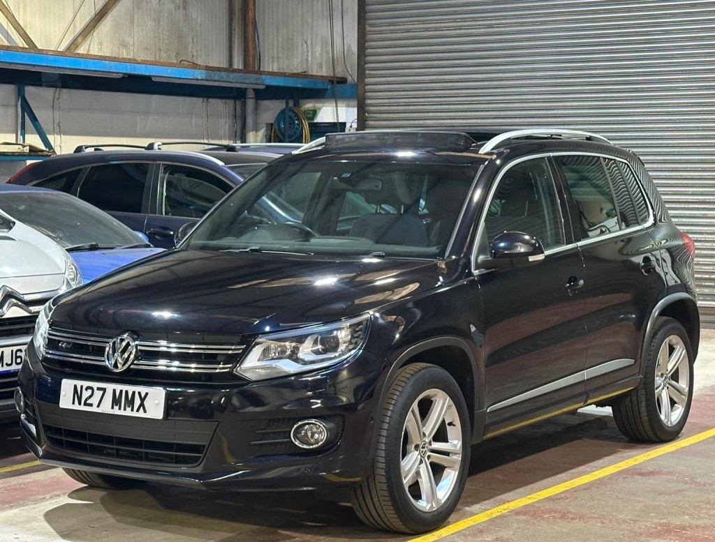 View VOLKSWAGEN TIGUAN 2.0 TDI BlueMotion Tech R-Line 4WD Euro 5 (s/s) 5dr
