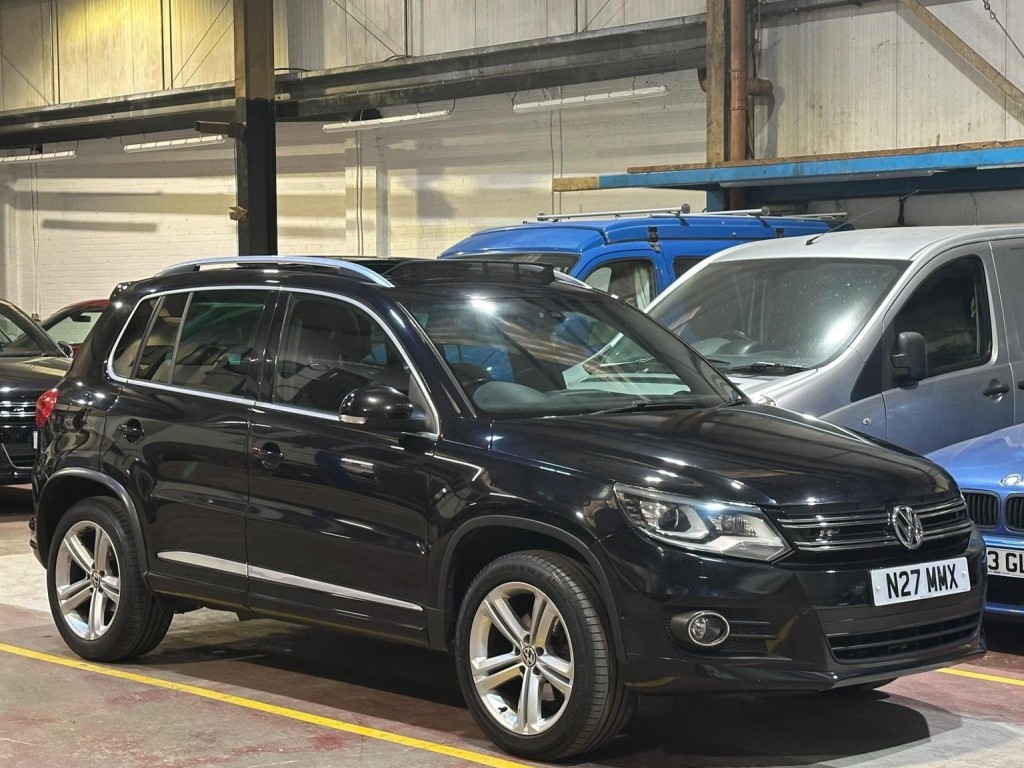 View VOLKSWAGEN TIGUAN 2.0 TDI BlueMotion Tech R-Line 4WD Euro 5 (s/s) 5dr