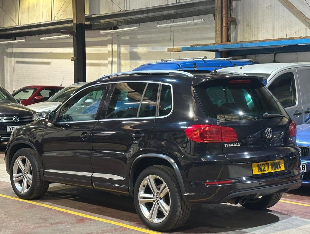 VOLKSWAGEN TIGUAN