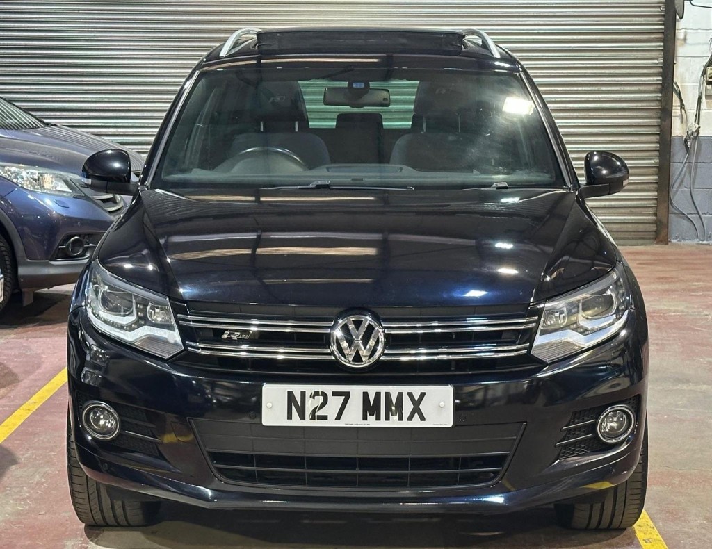View VOLKSWAGEN TIGUAN 2.0 TDI BlueMotion Tech R-Line 4WD Euro 5 (s/s) 5dr