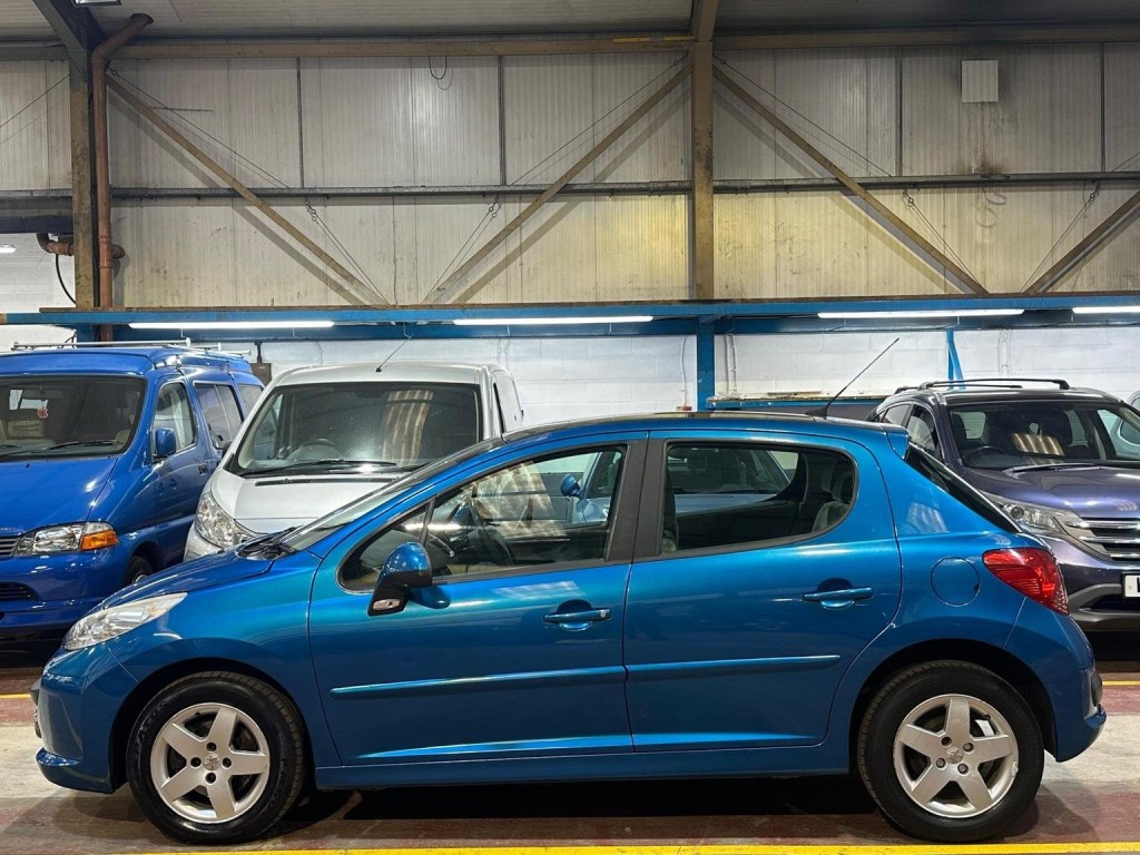 PEUGEOT 207