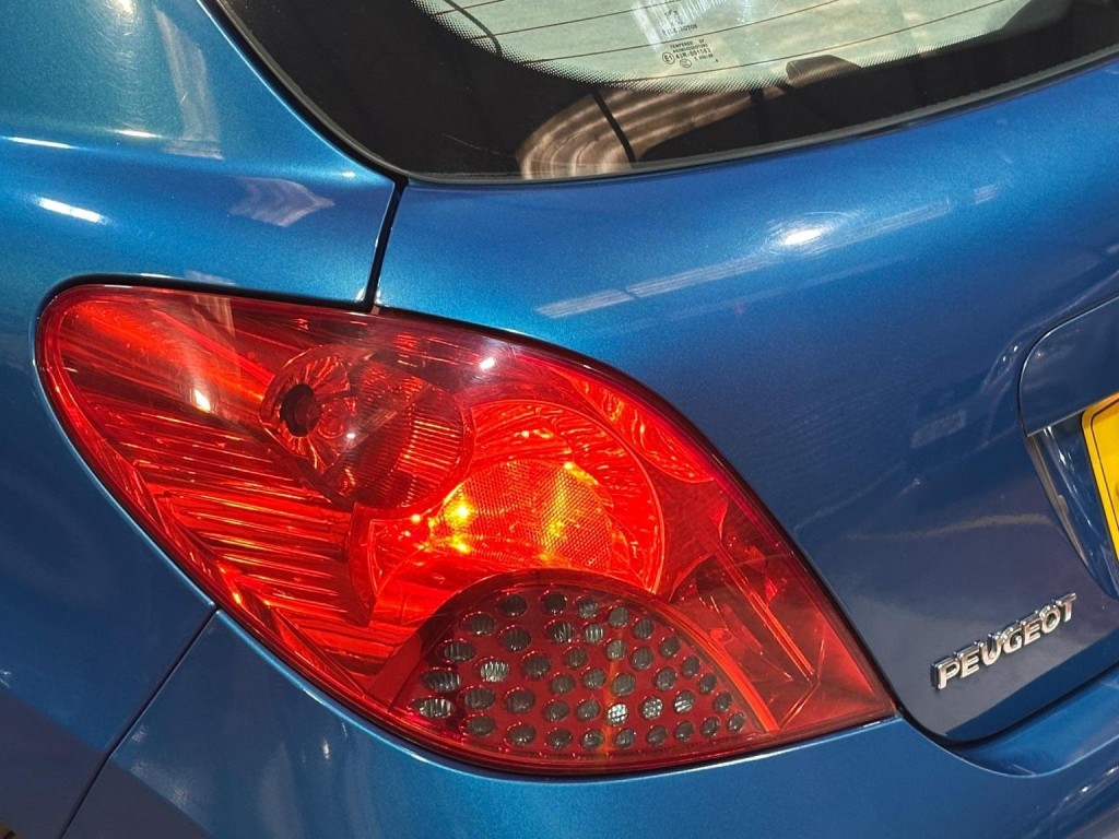 PEUGEOT 207