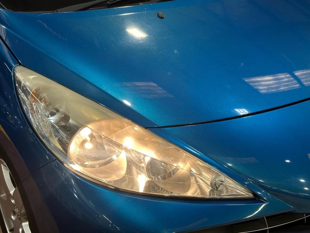 PEUGEOT 207
