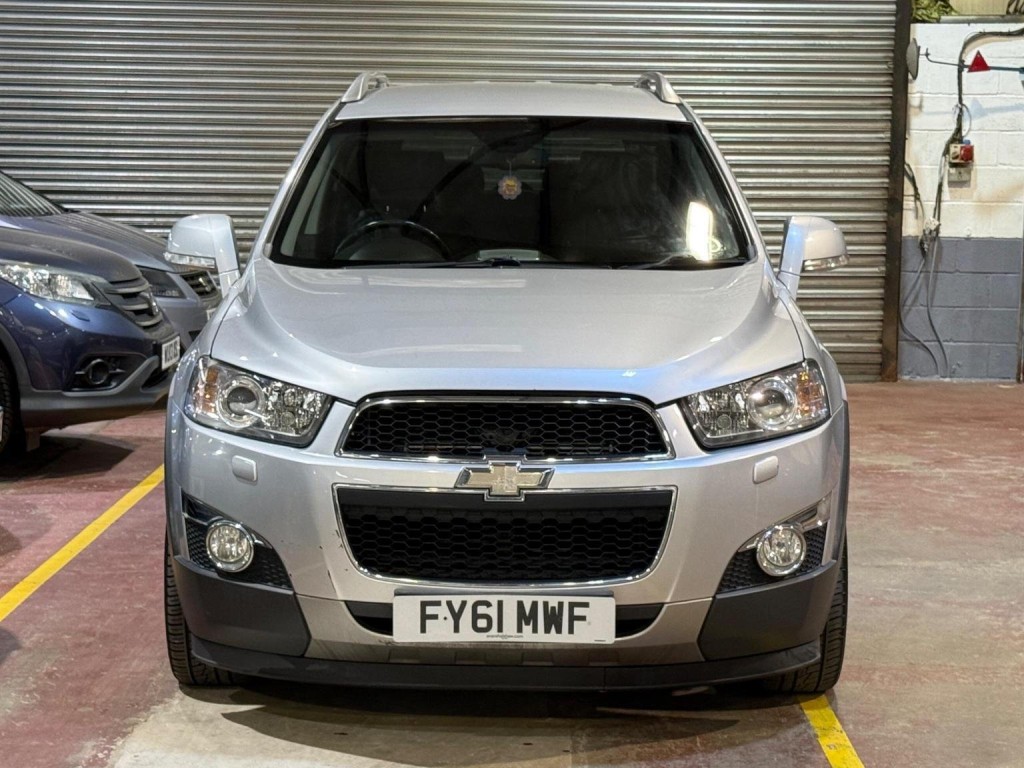 View CHEVROLET CAPTIVA 2.2 VCDi LTZ 4WD Euro 5 5dr (7 Seats)