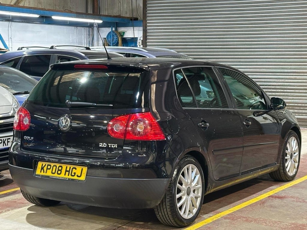 VOLKSWAGEN GOLF