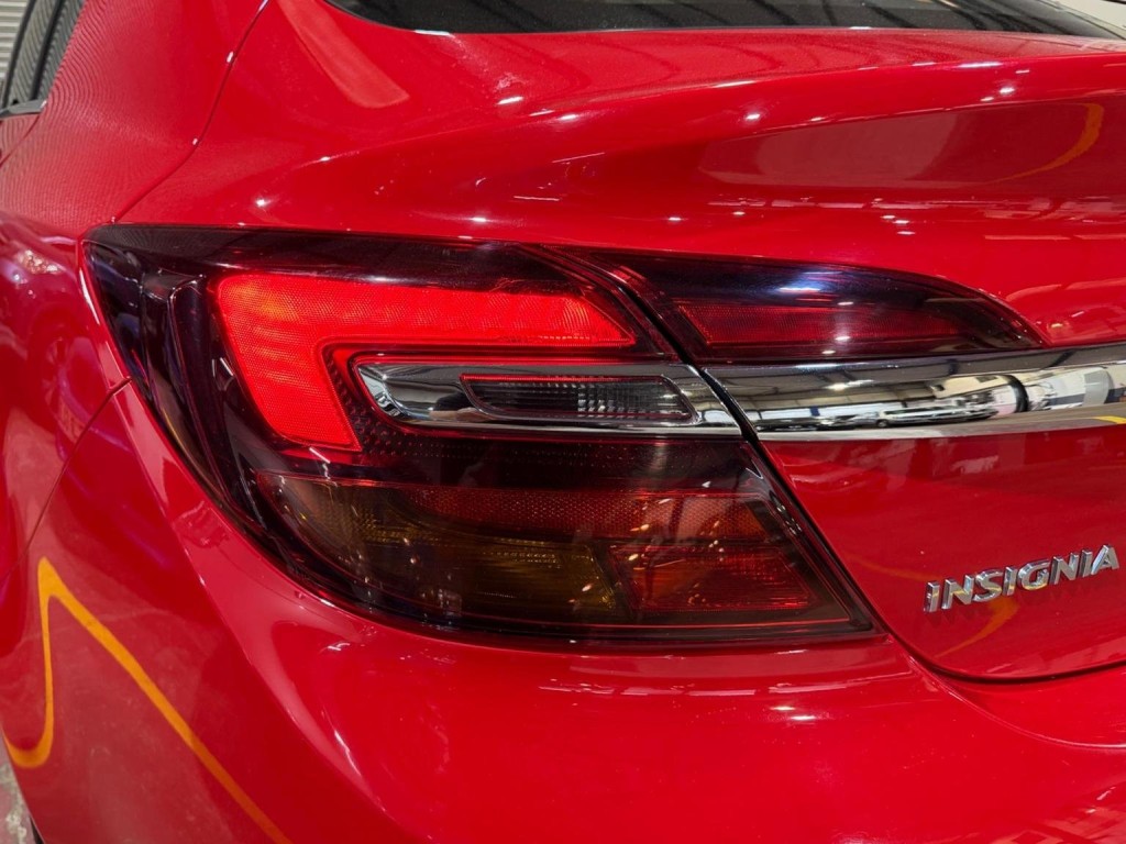 VAUXHALL INSIGNIA