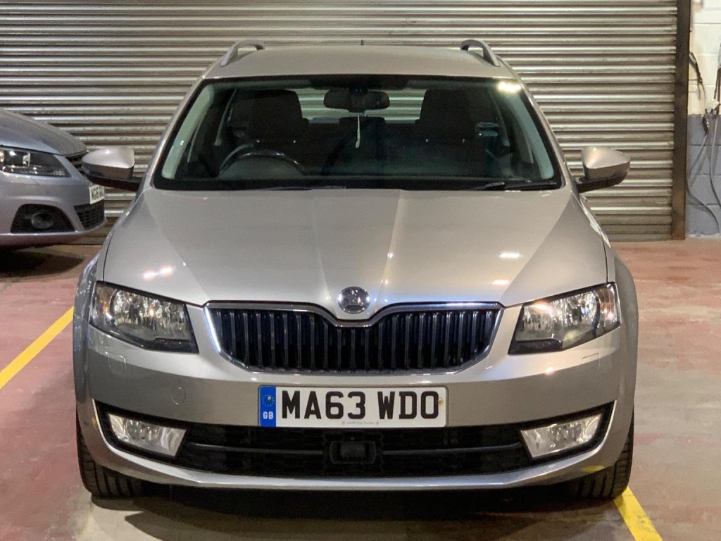 View SKODA OCTAVIA 2.0 TDI Elegance DSG Euro 5 (s/s) 5dr