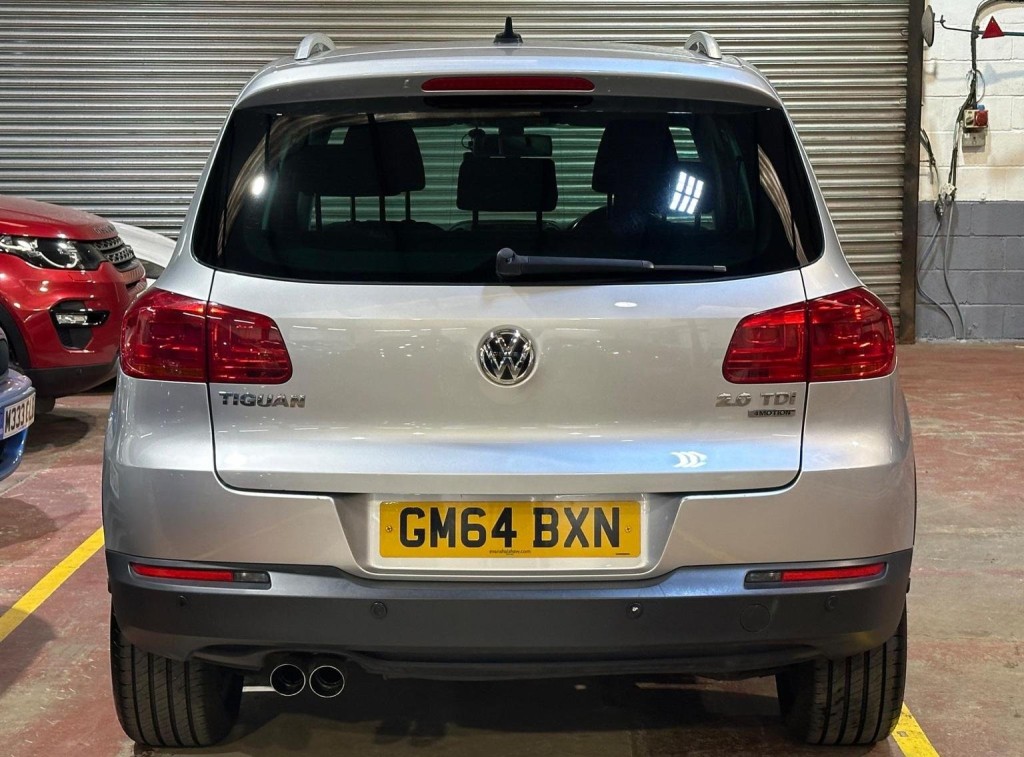 VOLKSWAGEN TIGUAN