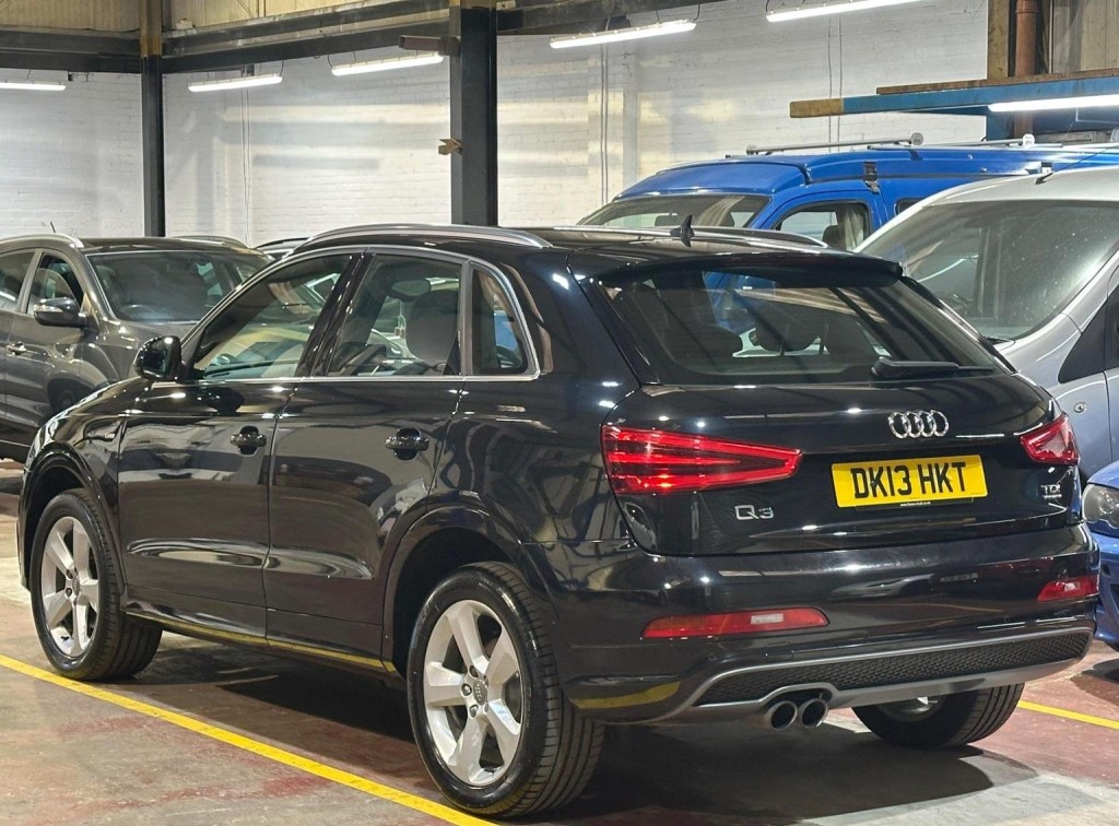 AUDI Q3