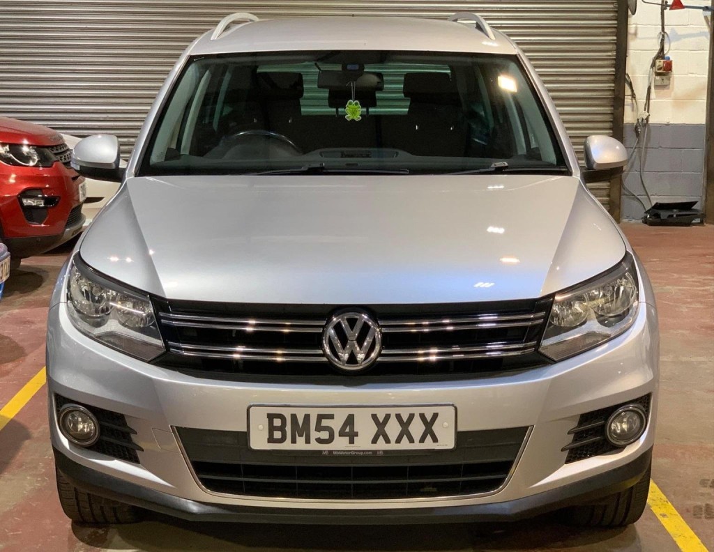 View VOLKSWAGEN TIGUAN 2.0 TDI BlueMotion Tech Sport DSG 4WD Euro 5 (s/s) 5dr