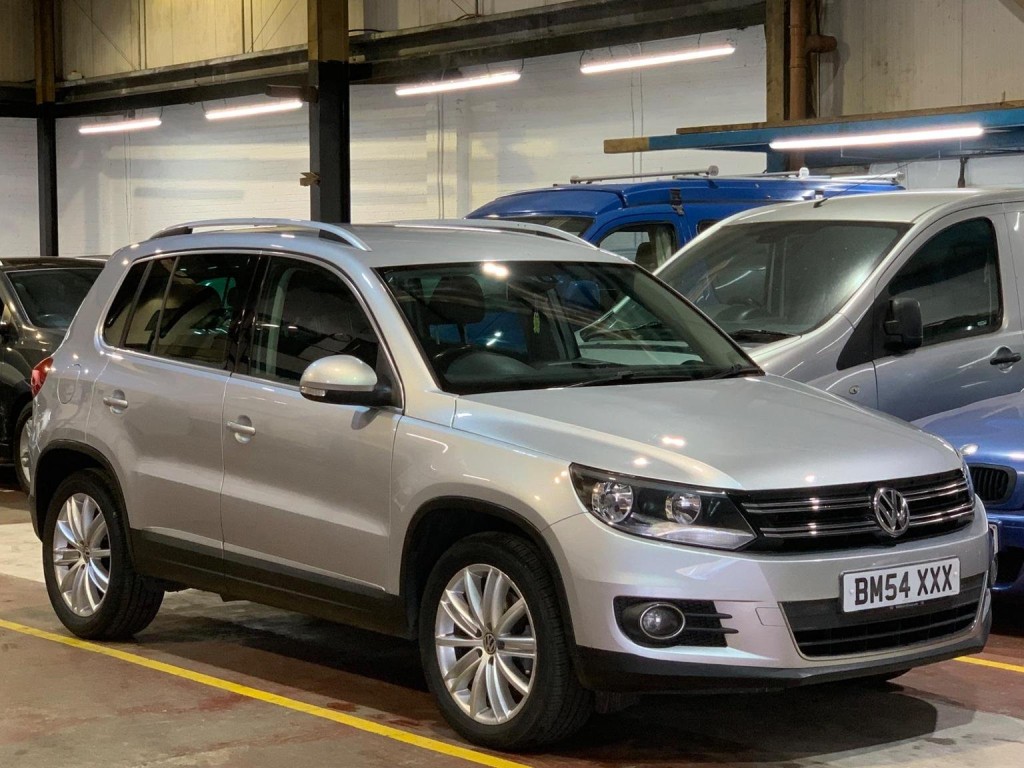 View VOLKSWAGEN TIGUAN 2.0 TDI BlueMotion Tech Sport DSG 4WD Euro 5 (s/s) 5dr