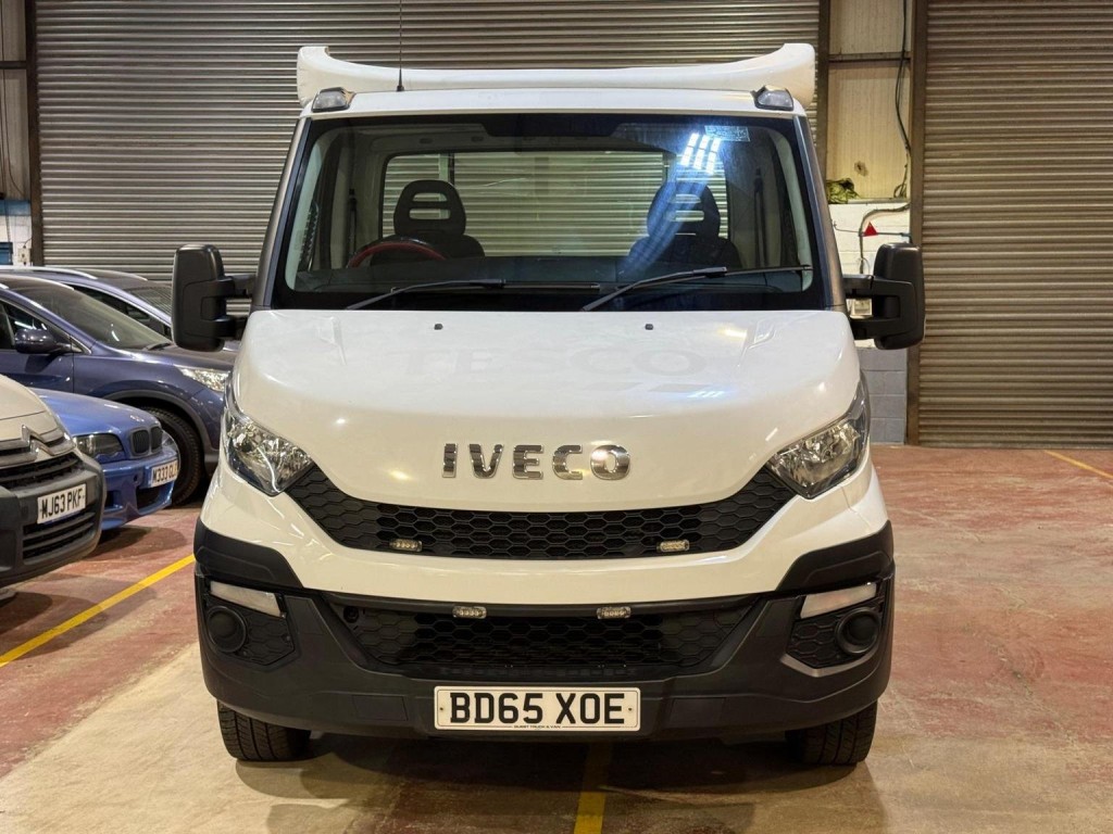 View IVECO DAILY 2.3 TD 11V 35S 3750 RWD L3 2dr