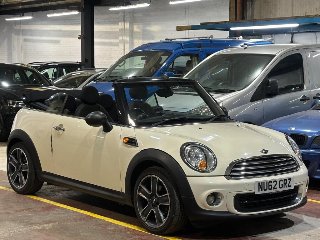 View MINI CONVERTIBLE 1.6 One Euro 5 2dr