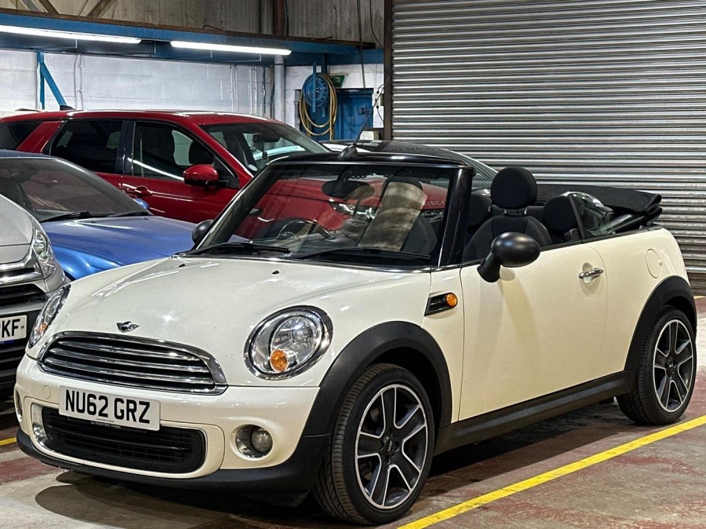 View MINI CONVERTIBLE 1.6 One Euro 5 2dr