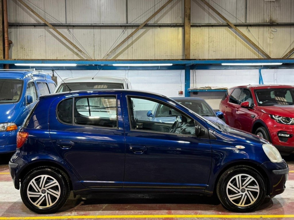 View TOYOTA YARIS 1.0 VVT-i T3 5dr