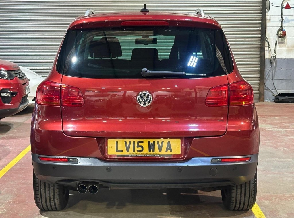 VOLKSWAGEN TIGUAN