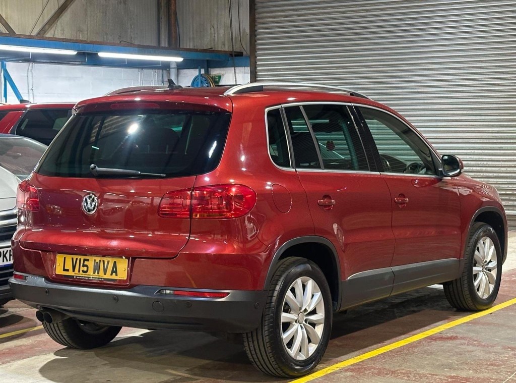 VOLKSWAGEN TIGUAN