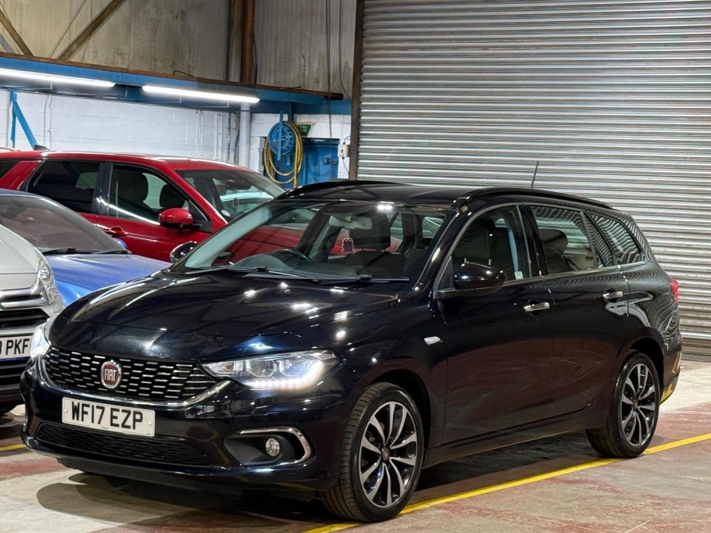 View FIAT TIPO 1.6 MultiJetII Lounge DDCT Euro 6 (s/s) 5dr