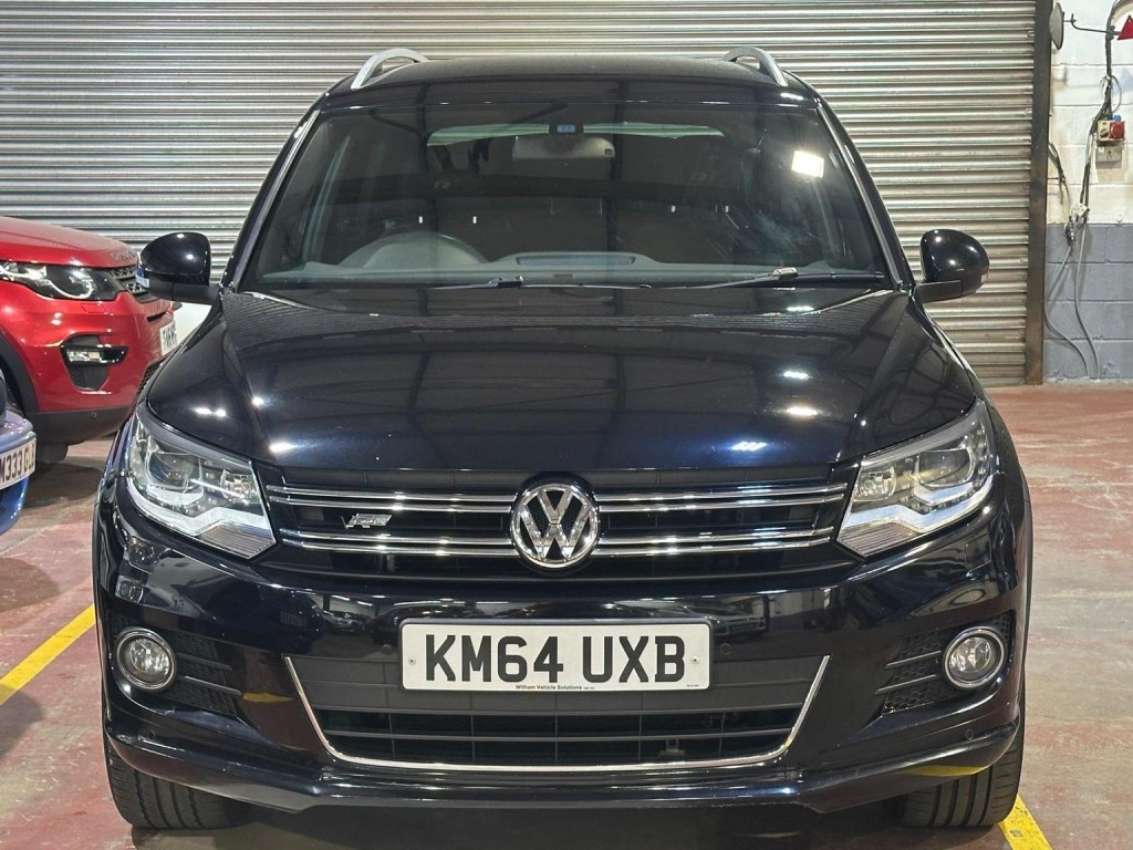 View VOLKSWAGEN TIGUAN 2.0 TDI BlueMotion Tech R-Line 4WD Euro 5 (s/s) 5dr (Nav)