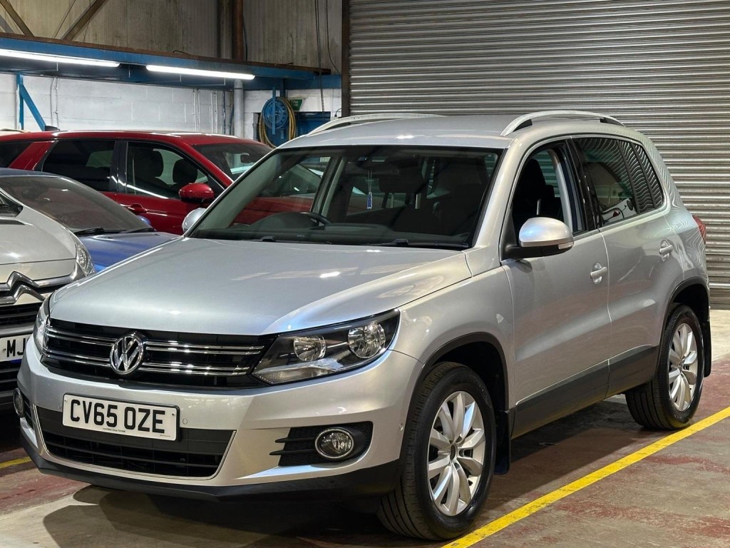View VOLKSWAGEN TIGUAN 2.0 TDI BlueMotion Tech Match DSG 4WD Euro 6 (s/s) 5dr
