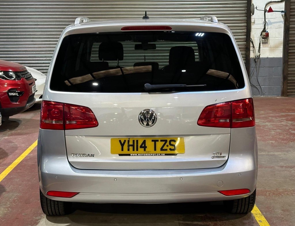 VOLKSWAGEN TOURAN
