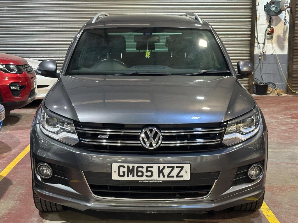 View VOLKSWAGEN TIGUAN 2.0 TDI BlueMotion Tech R-Line Edition DSG 4WD Euro 6 (s/s) 5dr