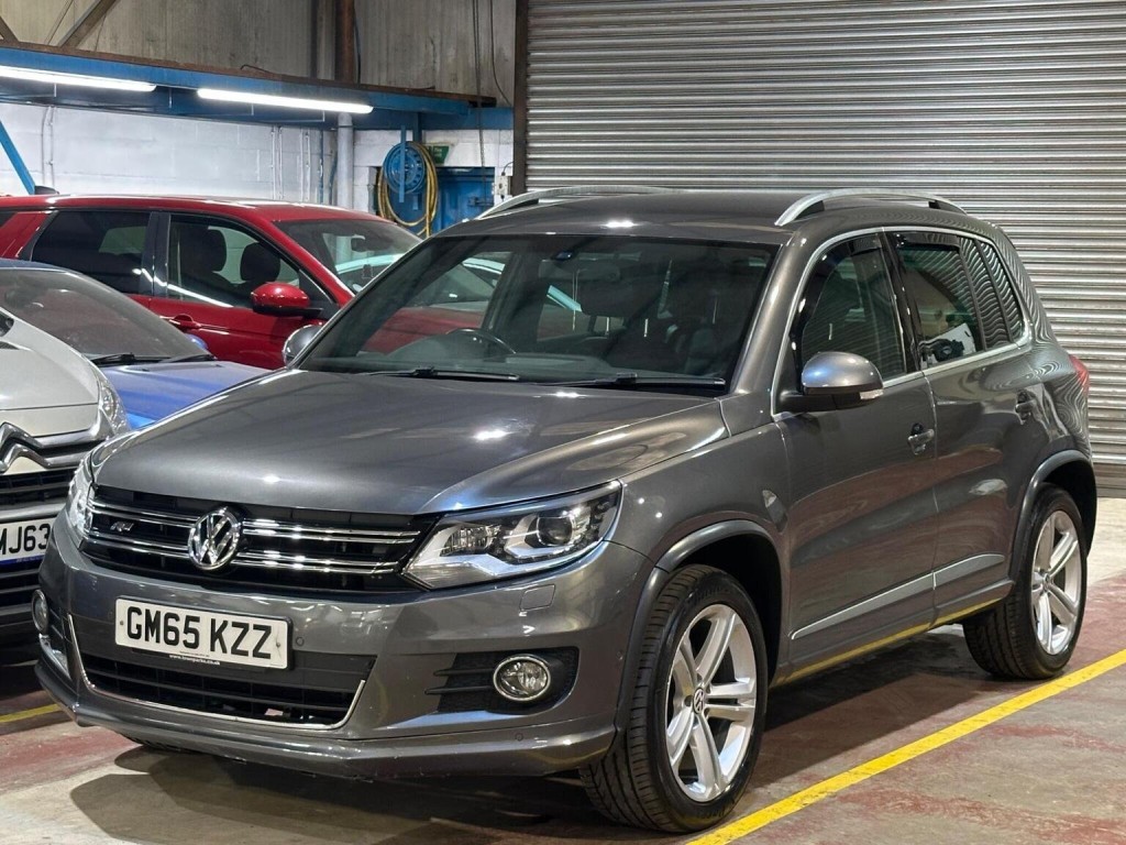 View VOLKSWAGEN TIGUAN 2.0 TDI BlueMotion Tech R-Line Edition DSG 4WD Euro 6 (s/s) 5dr