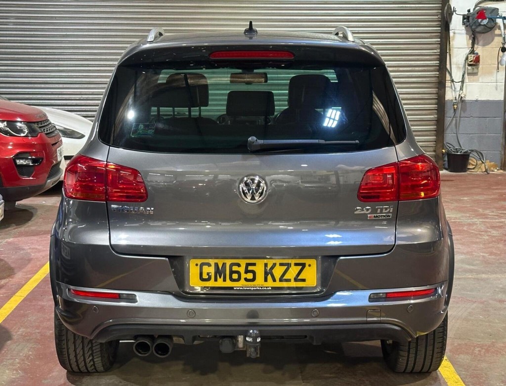 VOLKSWAGEN TIGUAN