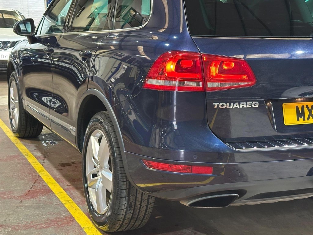 VOLKSWAGEN TOUAREG