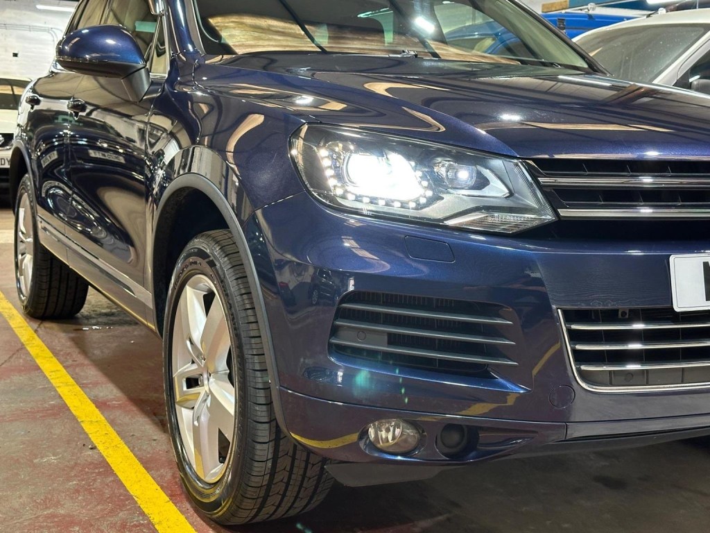 VOLKSWAGEN TOUAREG